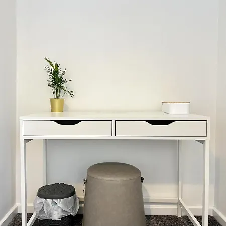 Casa de Férias Modern 2 Bed Townhouse Just Outside Walls With Free Private Parking